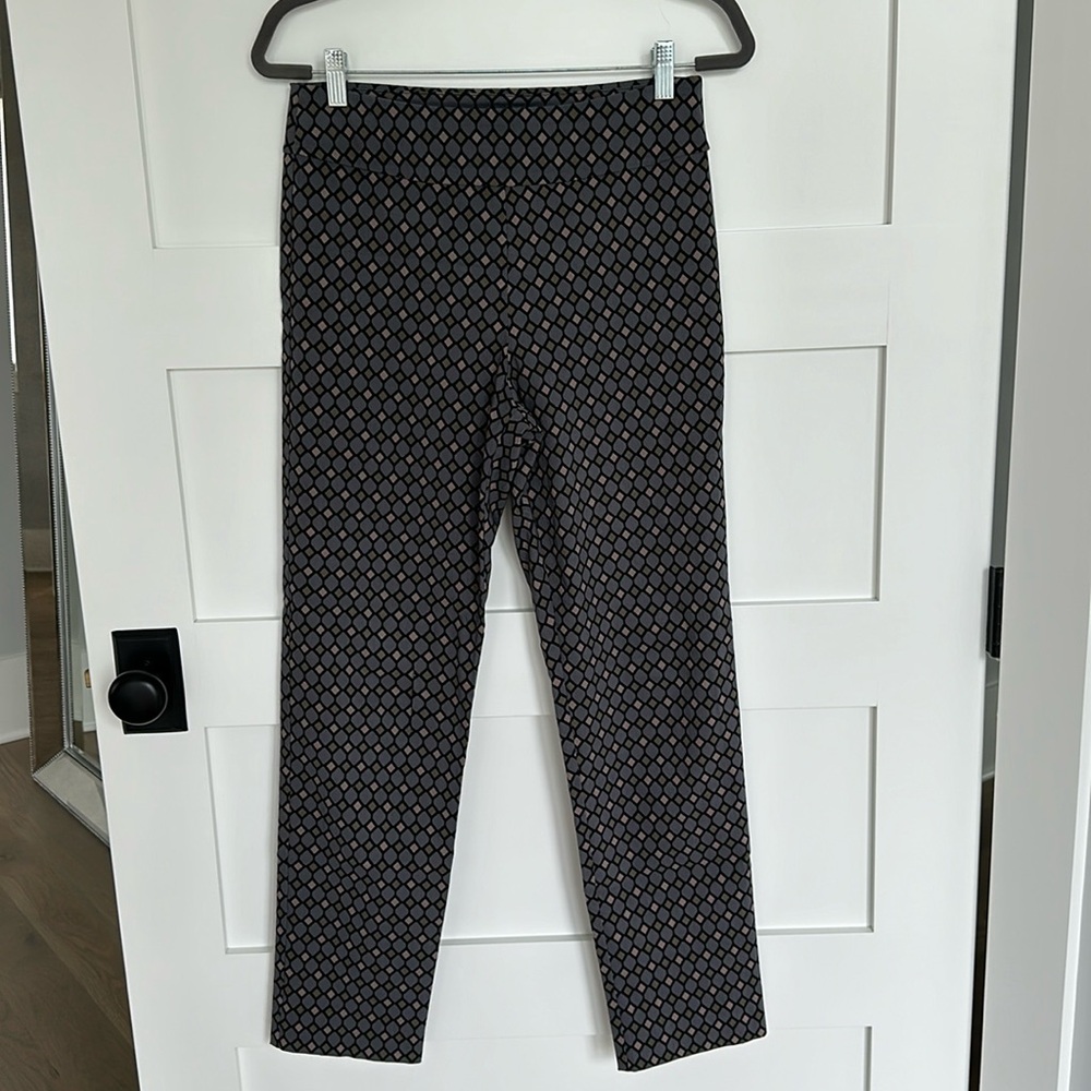 Elliott Lauren geometric print grey/gray pink geometric design pull on pant.